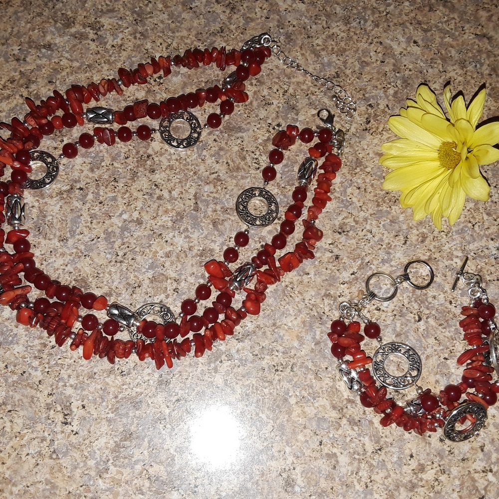 Premier Designs Necklace and Bracelet Set